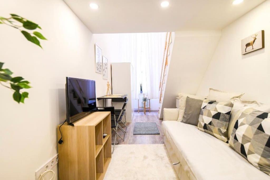 1 Bedroom Flat In Nyar Str., Central Будапешт Экстерьер фото